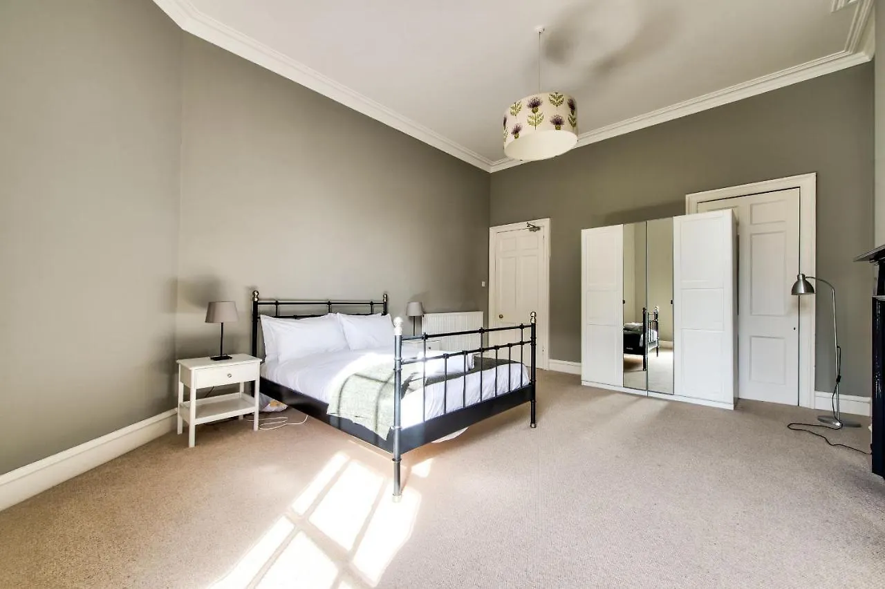 Joivy Bright & Spacious Apt In Stockbridge Edinburgh