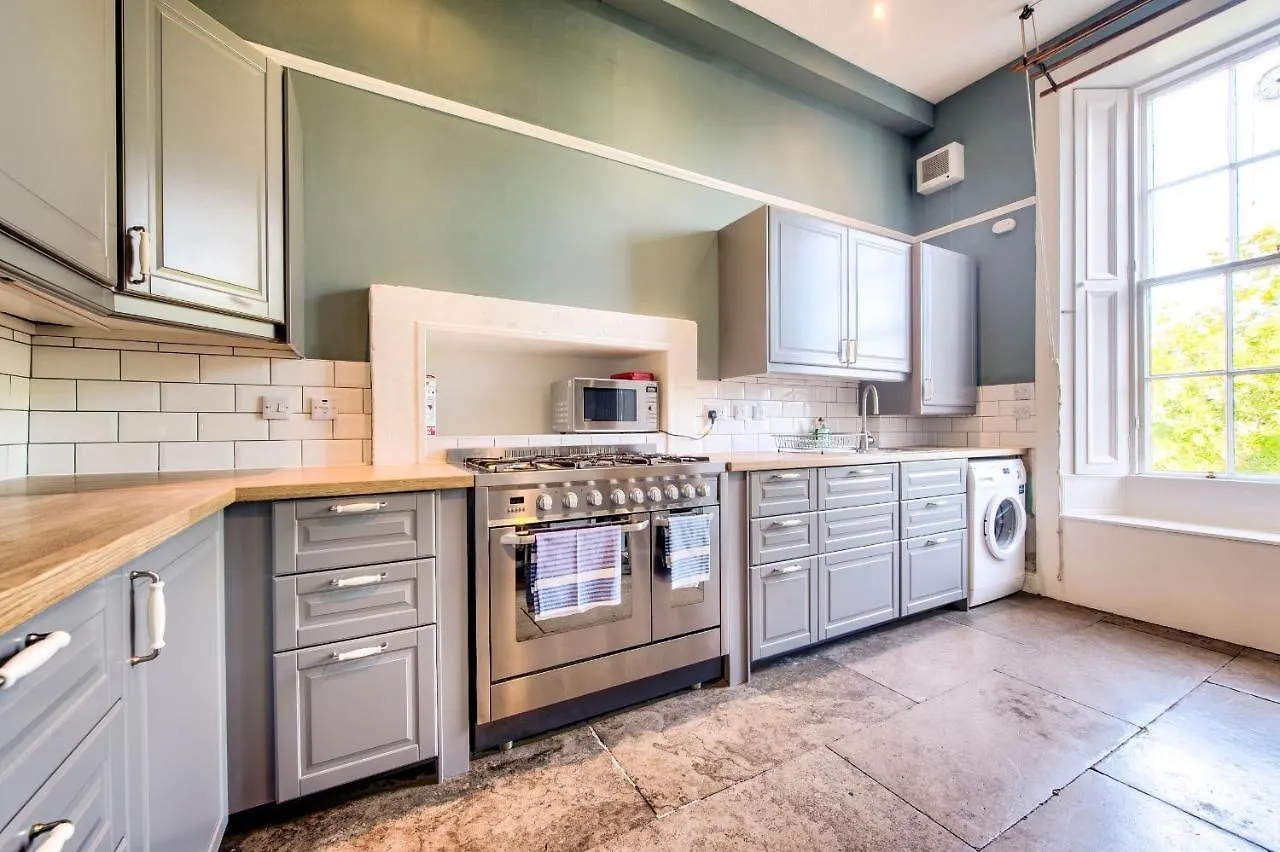 Joivy Bright & Spacious Apt In Stockbridge Edinburgh