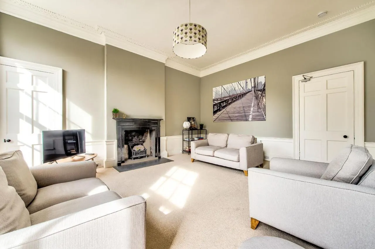 Joivy Bright & Spacious Apt In Stockbridge Edinburgh